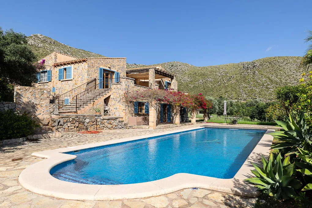 Propiedad con magníficas vistas panorámicas-1