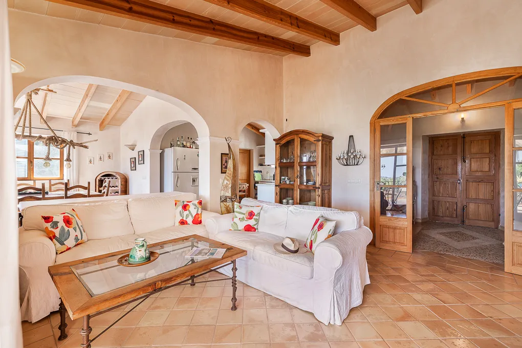 Landhus med vidunderlig panoramaudsigt-8