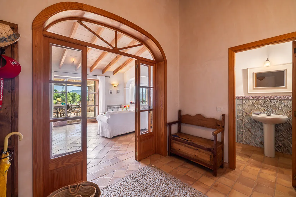 Propiedad con magníficas vistas panorámicas-5