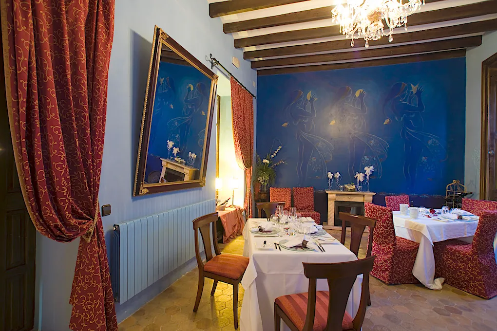 Casa señorial con hotel y restaurante-7