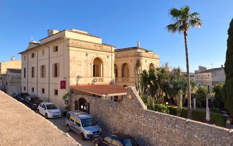 Town Palace with hotel and restaurant