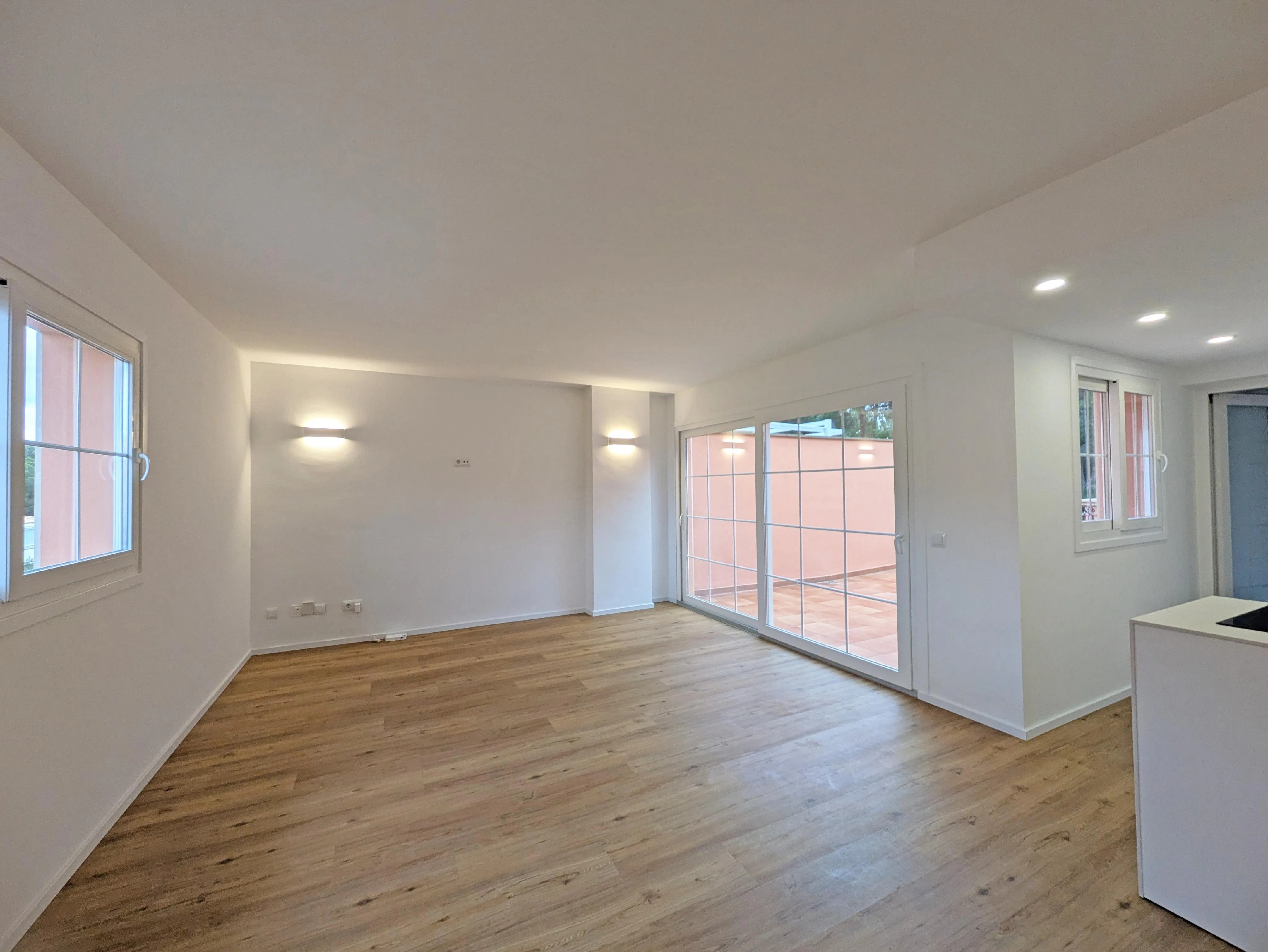 Charmant appartement mansardé avec grande terrasse privée-4