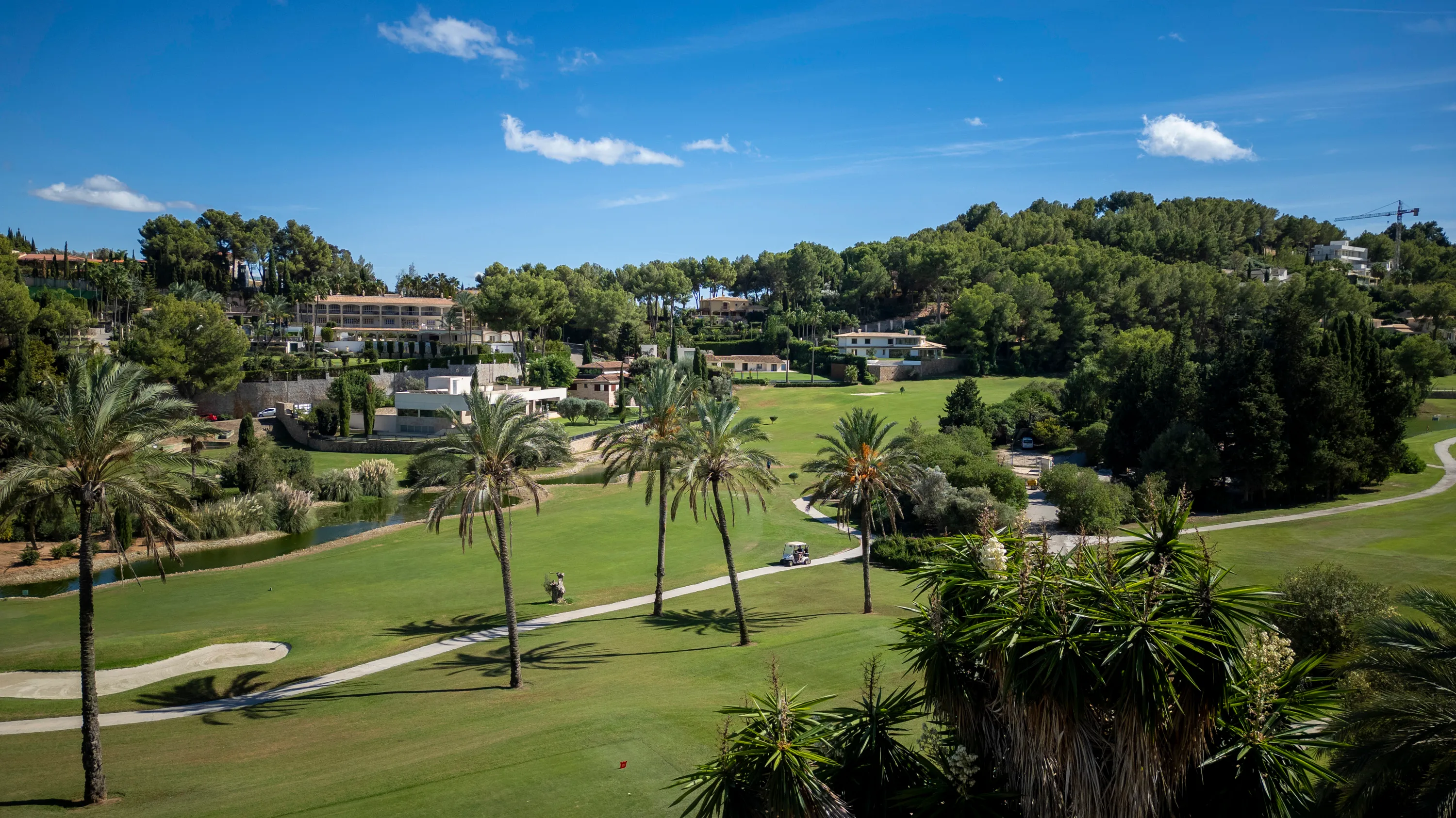 ARIMA - nowo wybudowana willa bezpośrednio przy polu golfowym ze strefą wellness i spa-3