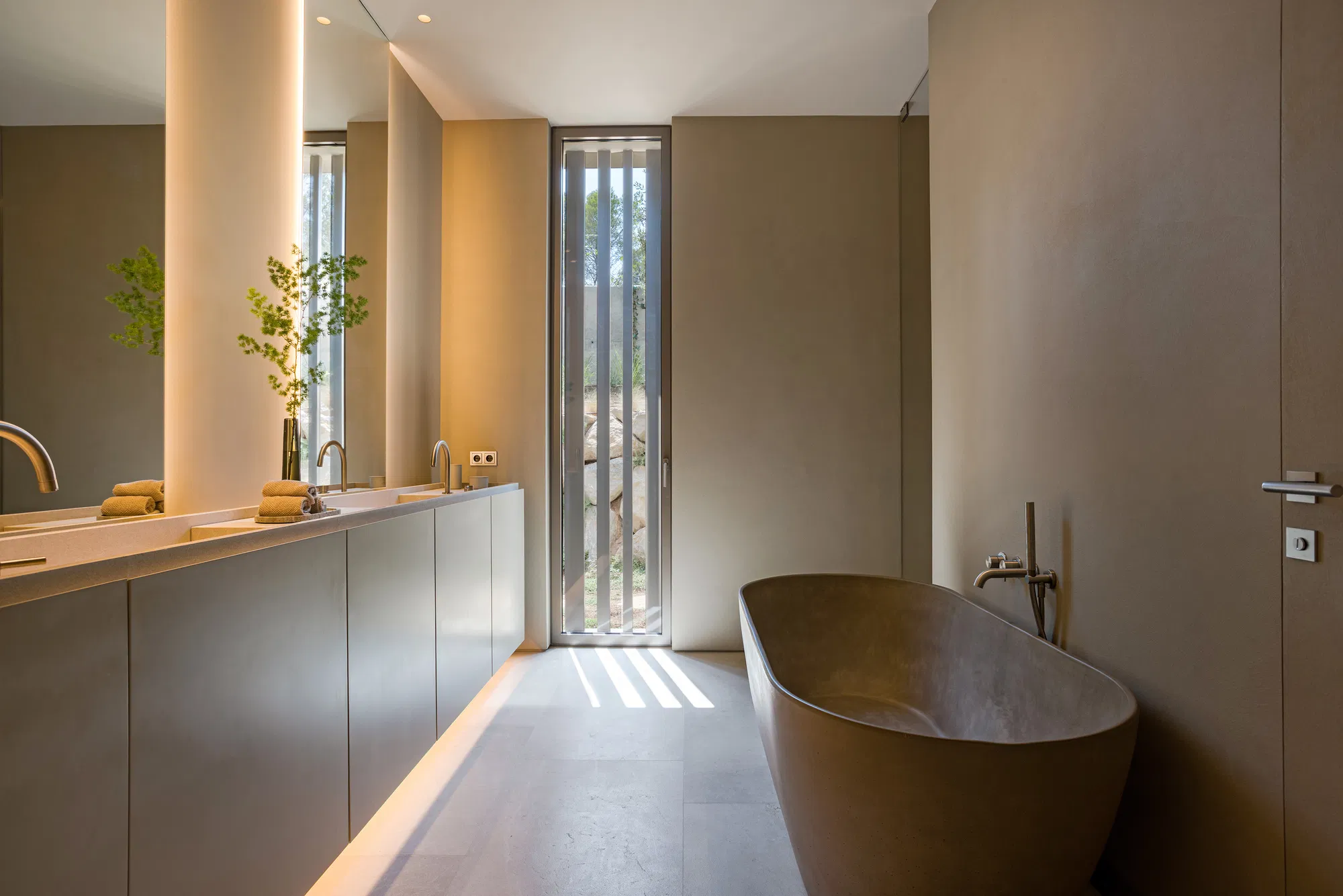 Exquisite designer villa overlooking Son Vida golf course with spa area-30