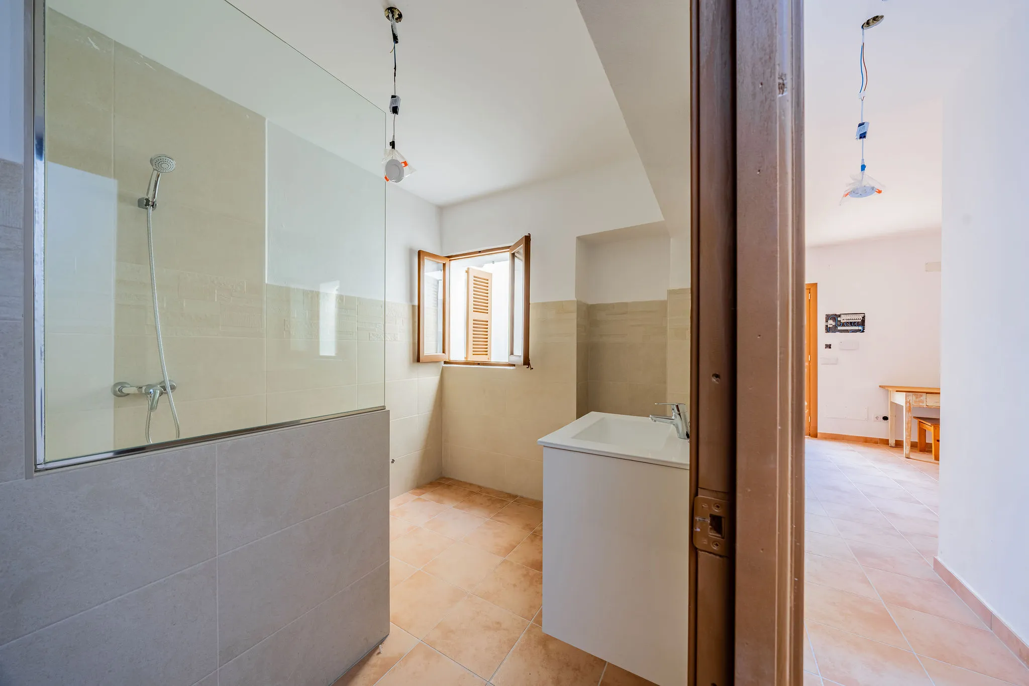 Dos edificis d'apartaments a peu de platja-29