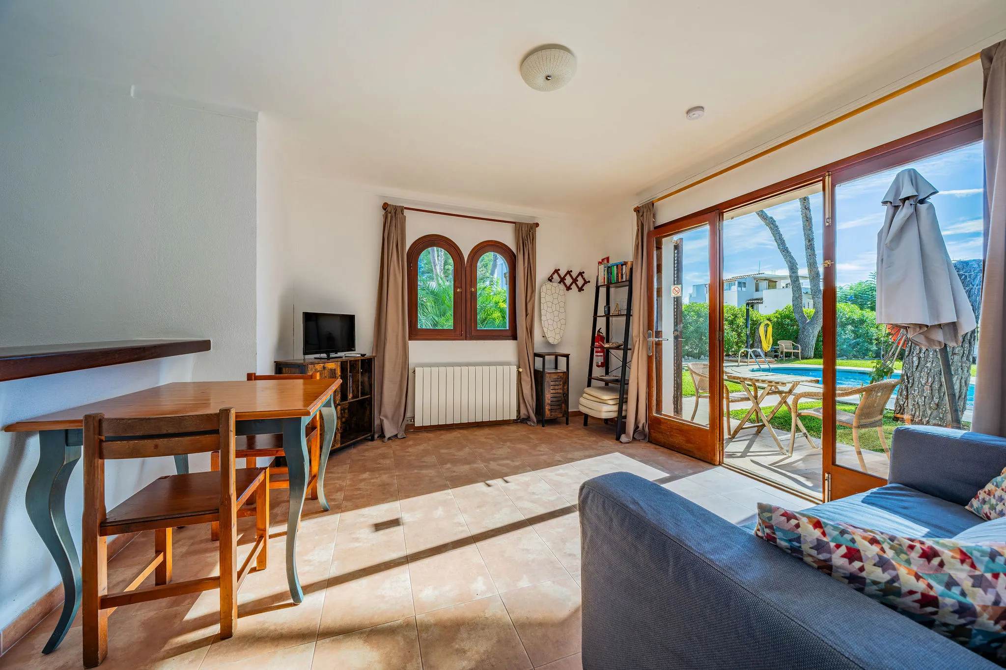 Dos edificis d'apartaments a peu de platja-15