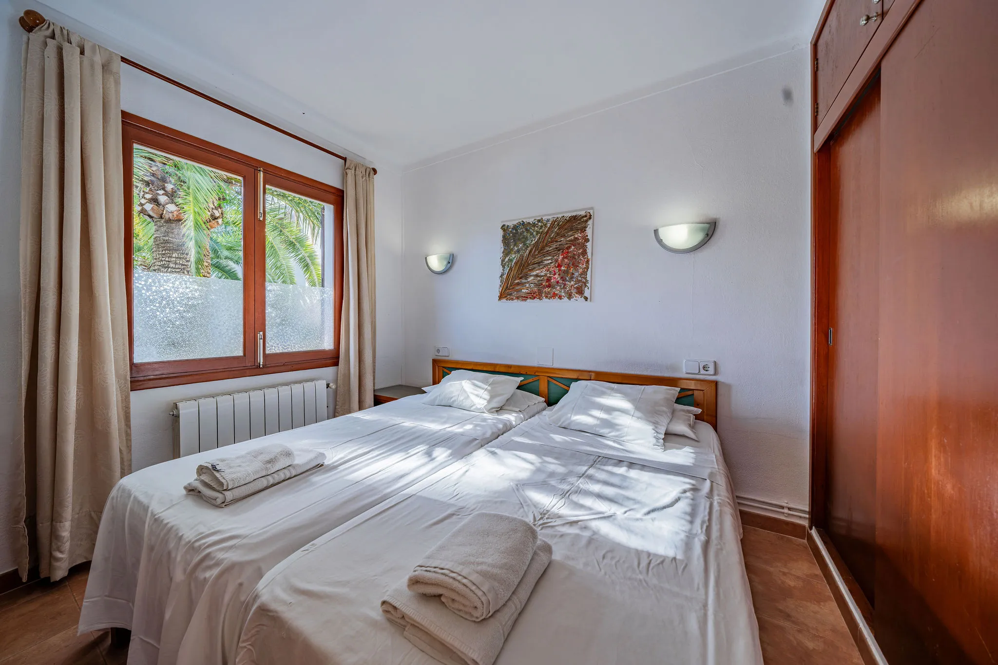 Dos edificis d'apartaments a peu de platja-10