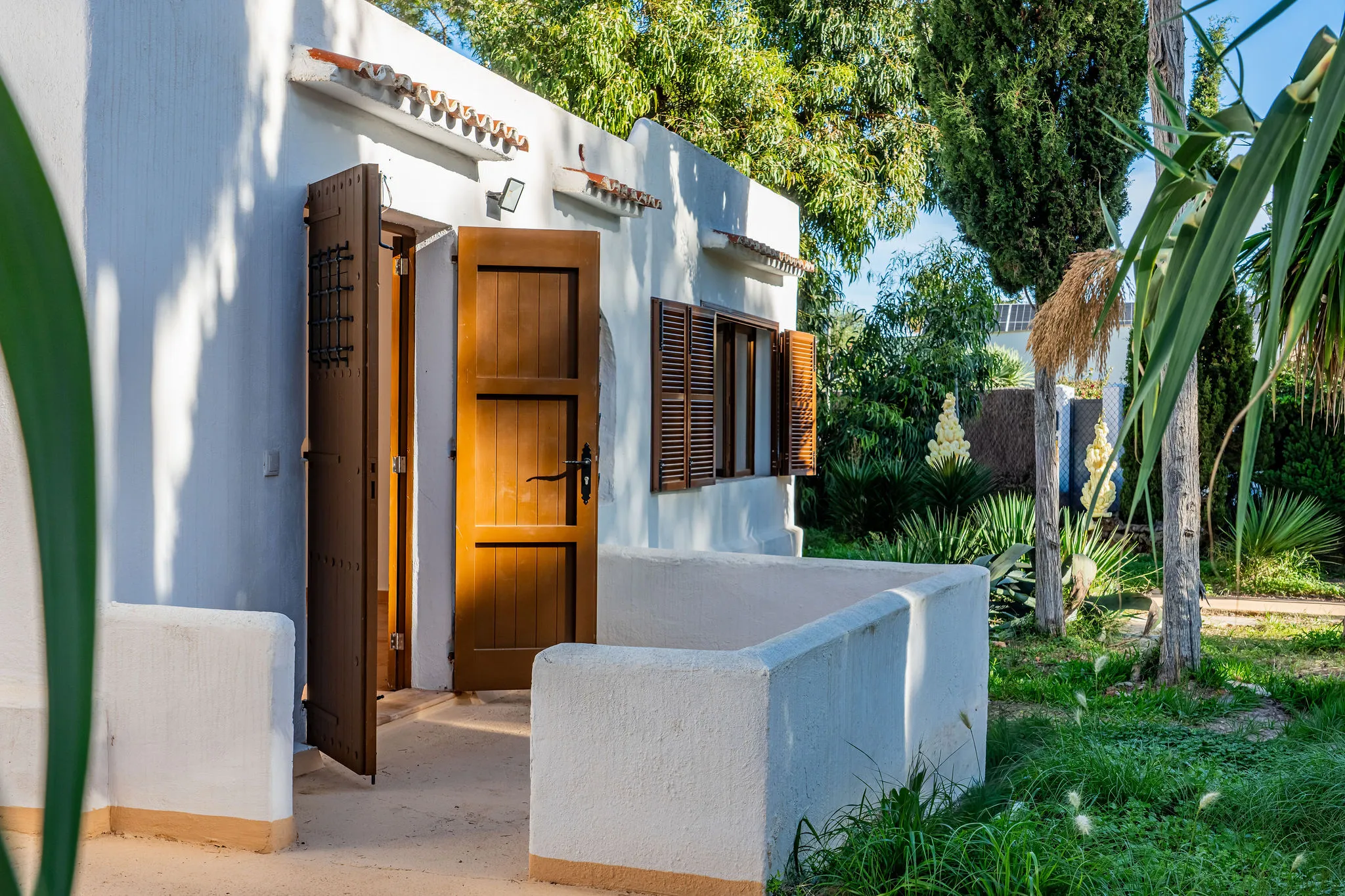 To boligblokke i gåafstand fra stranden-23