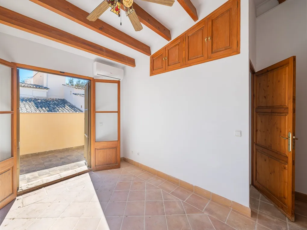 Charmant huis met parkeerplaats-1