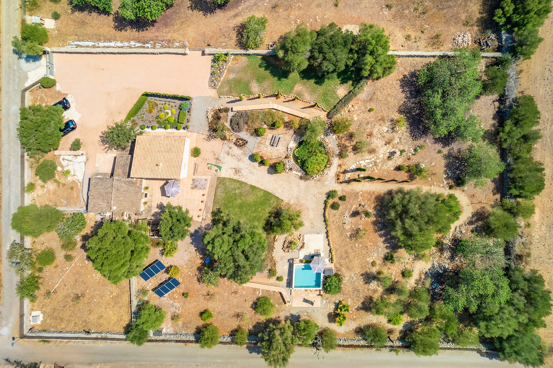 Charming Renovated Country Estate with Pool Just 15 Minutes from the Beach in Santa Margalida-13