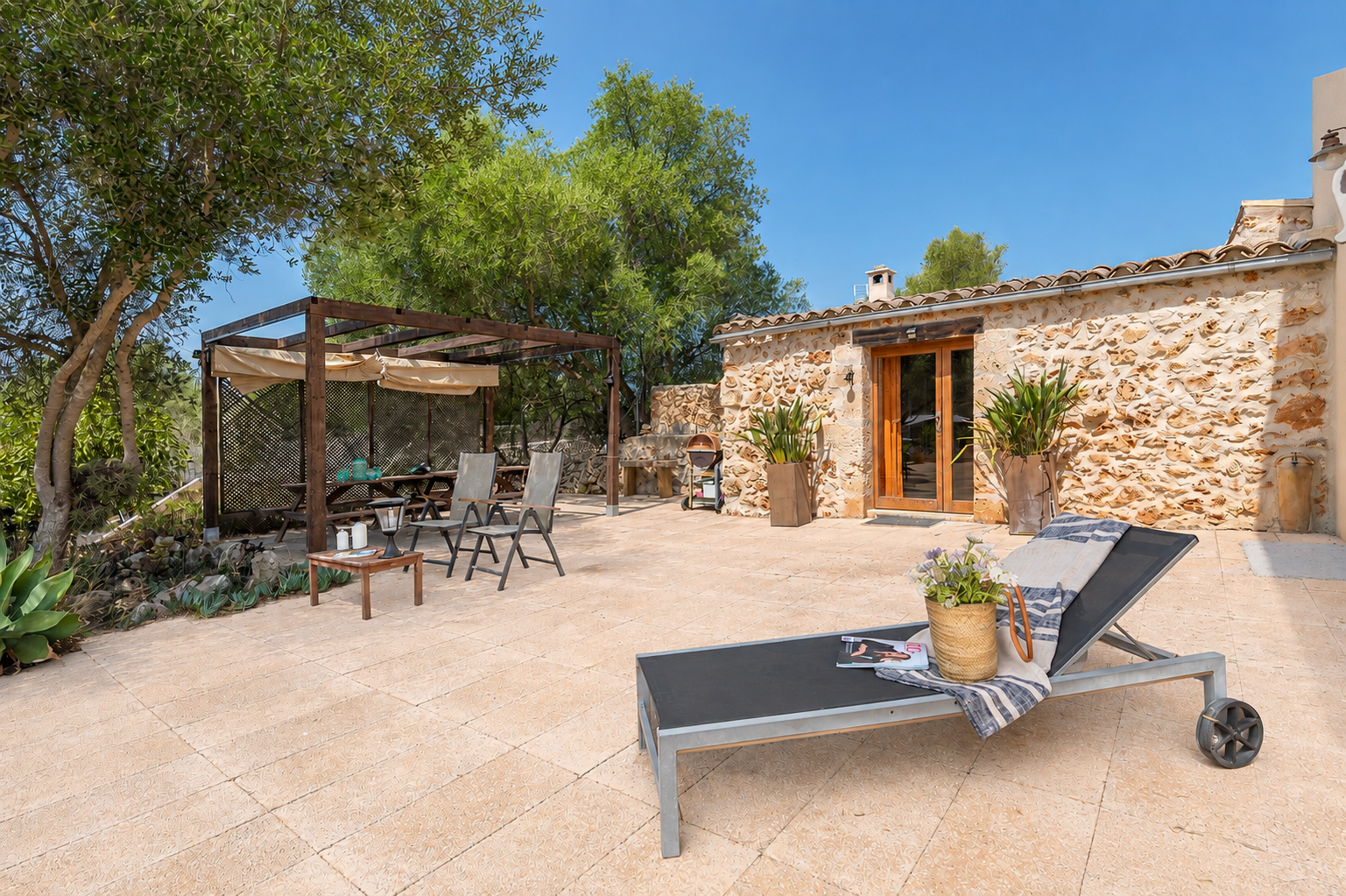 Charming Renovated Country Estate with Pool Just 15 Minutes from the Beach in Santa Margalida-14