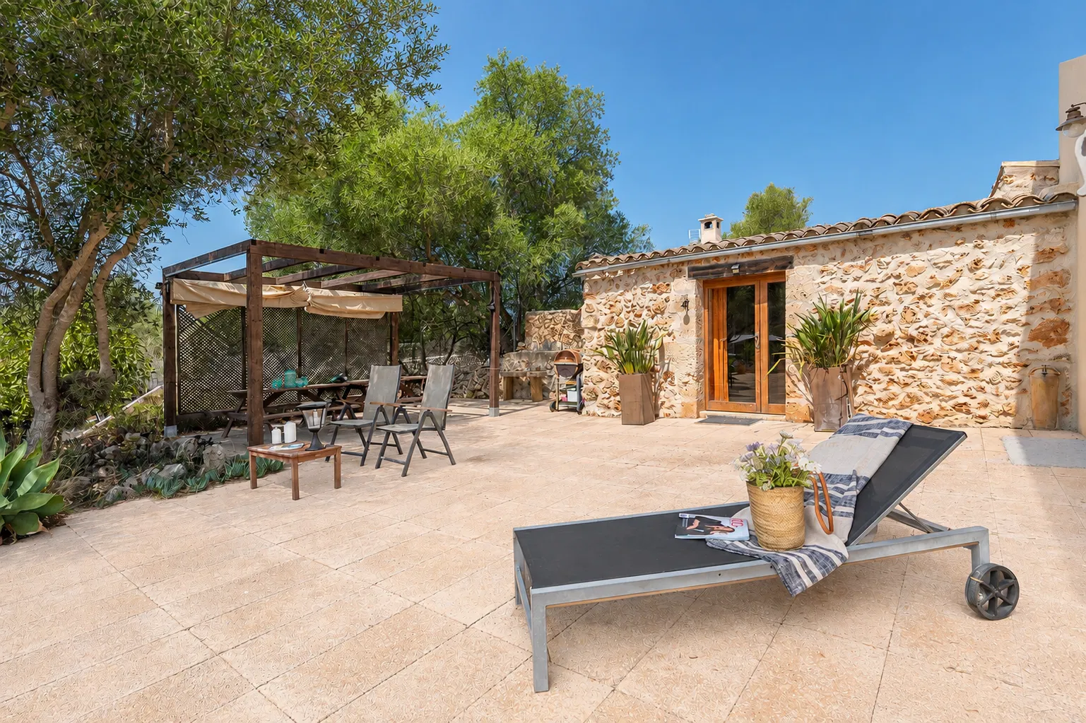 Charming Renovated Country Estate with Pool Just 15 Minutes from the Beach in Santa Margalida-14