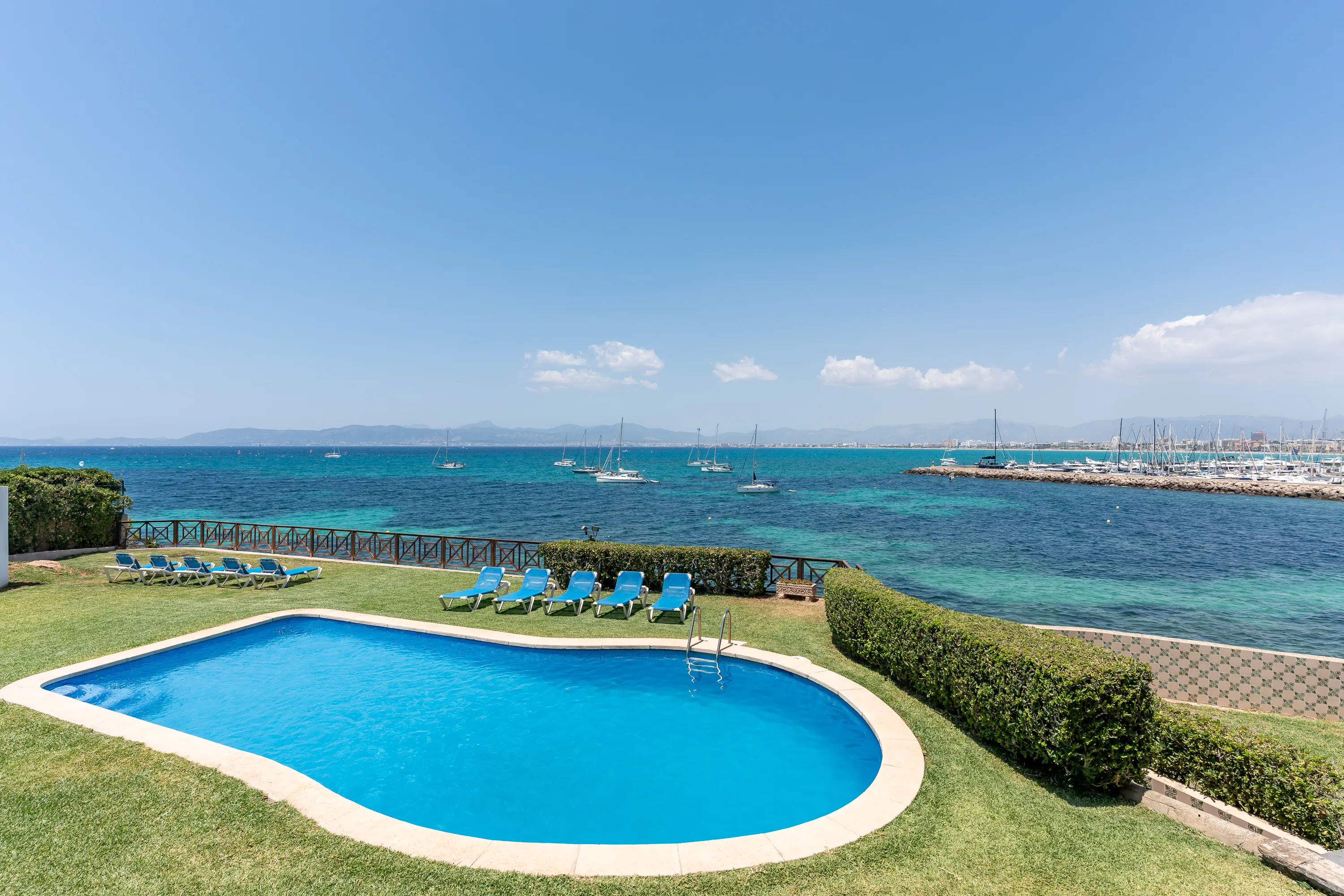 Drömvilla i första havsbandet-1