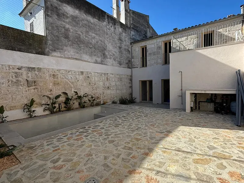 Impresionante casa pueblo con piscina-6