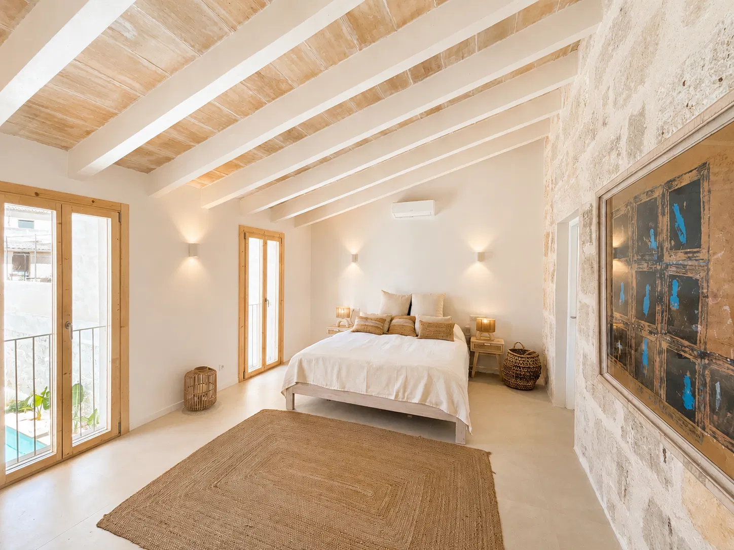 Stunning house offering both comfort and luxury-10