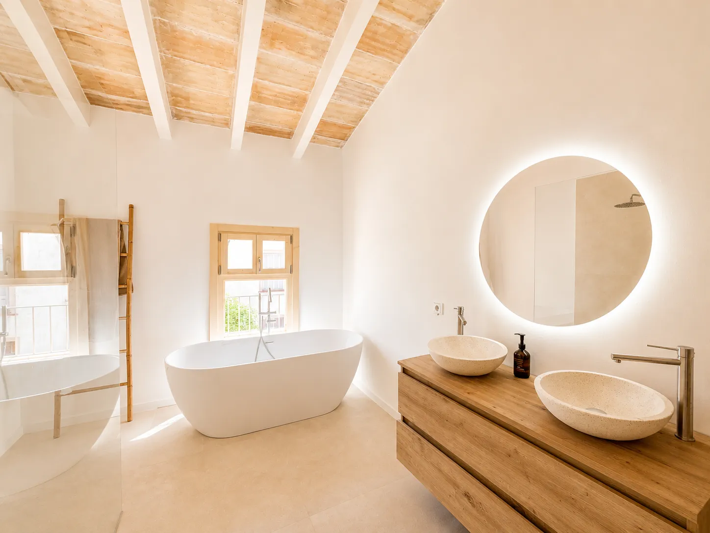 Impresionante casa pueblo con piscina-15