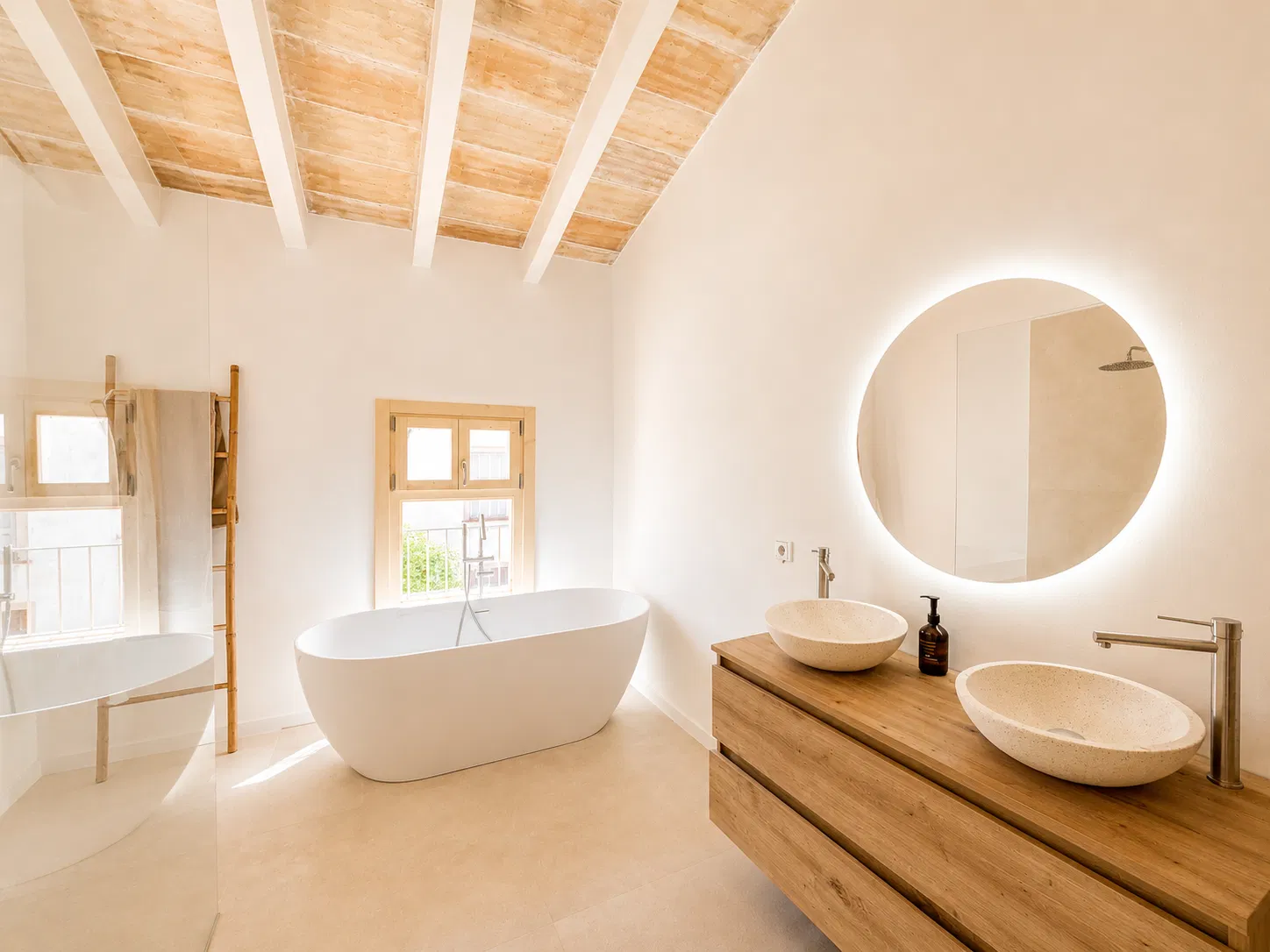 Stunning house offering both comfort and luxury-15