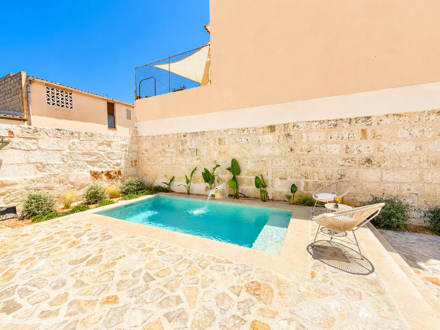 Stunning house offering both comfort and luxury-19