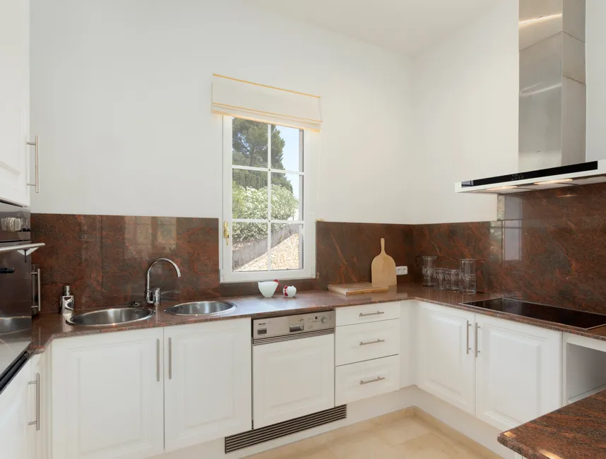 Spacious holiday villa in Son Vida with views over Palma-17