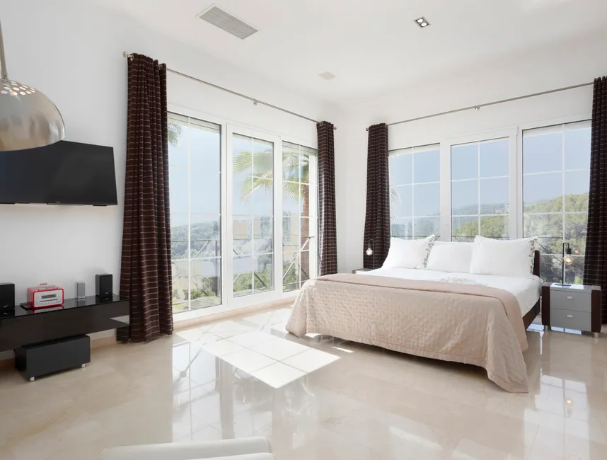 Spacious holiday villa in Son Vida with views over Palma-18