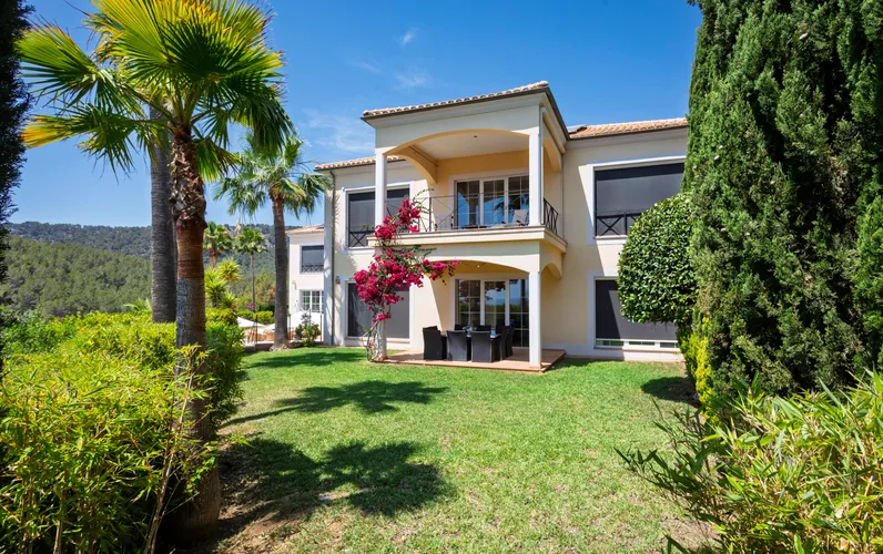 Spaziosa villa per le vacanze a Son Vida con vista su Palma