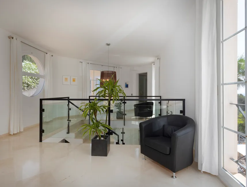 Spacious holiday villa in Son Vida with views over Palma-13