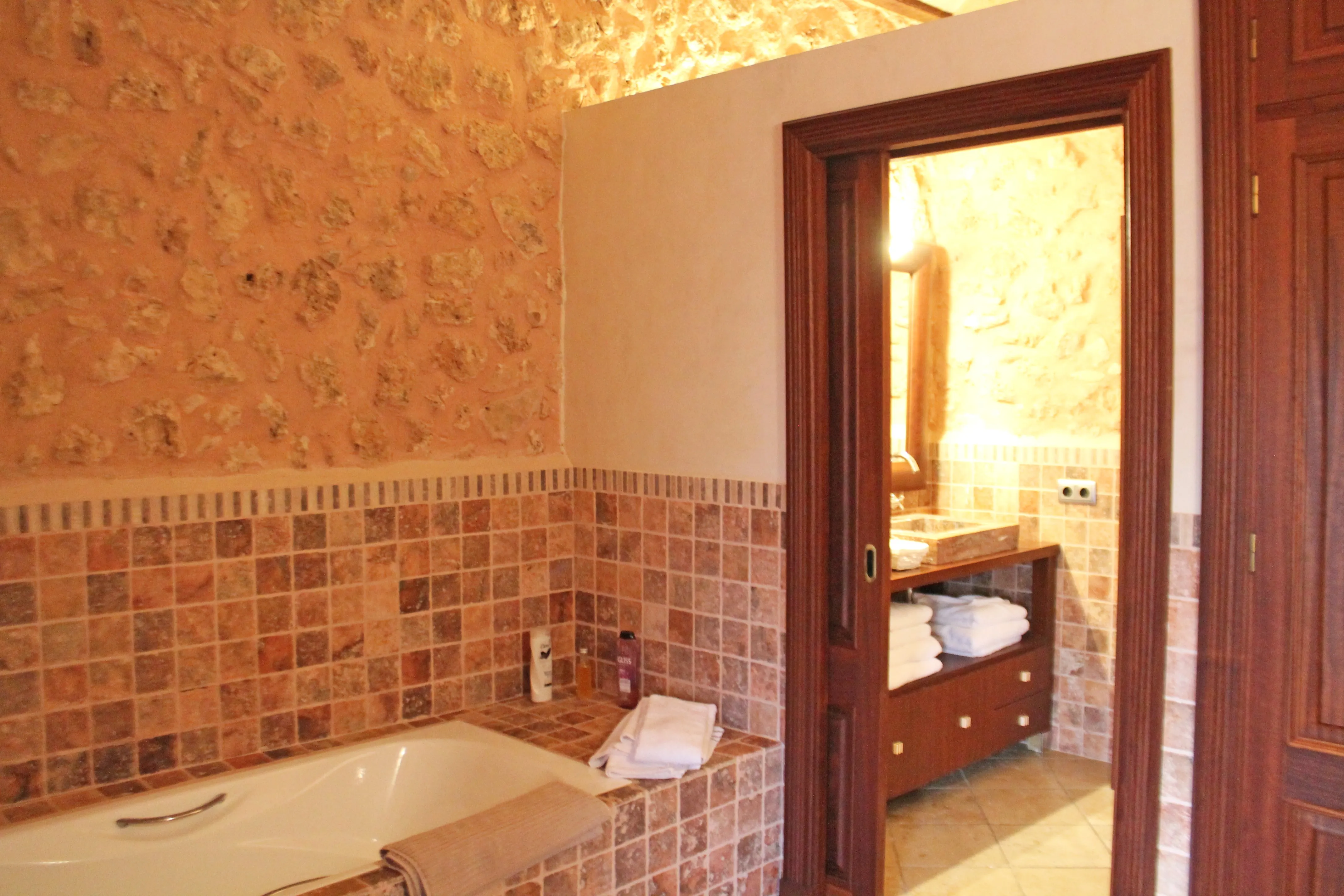 Zabytkowy wiejski dom z ogrodem w Algaida-18