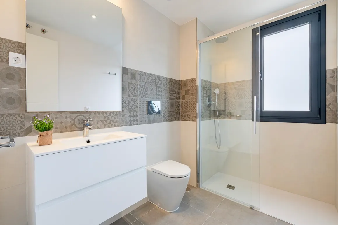 Nueva casa adosada con jardín cerca del mar-8