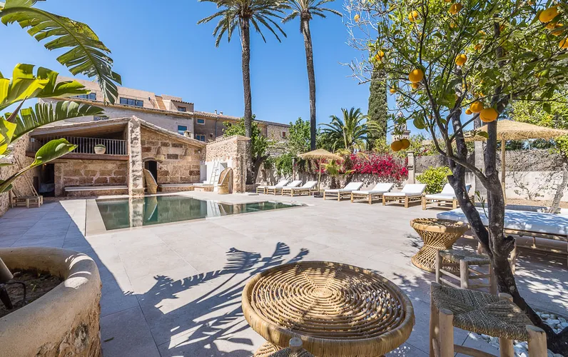 Ekstraordinær moderniseret herregård