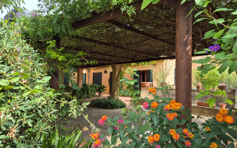 Charmante finca de plain-pied avec jardin idyllique