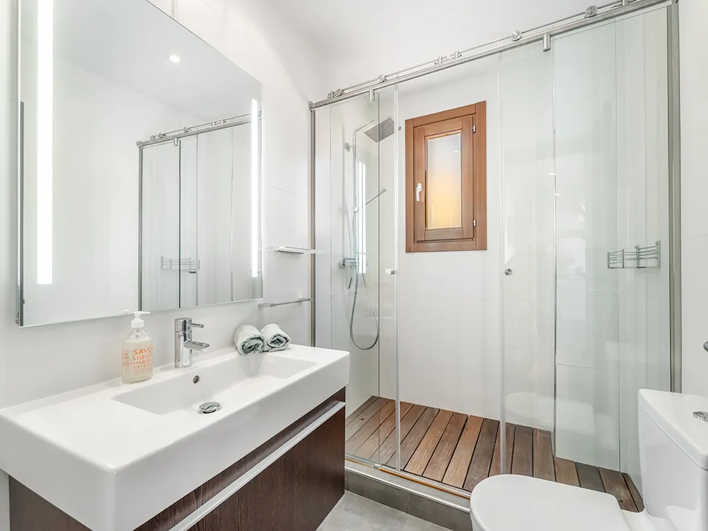 Piso muy bien cuidado en zona tranquila con terraza soleada-12