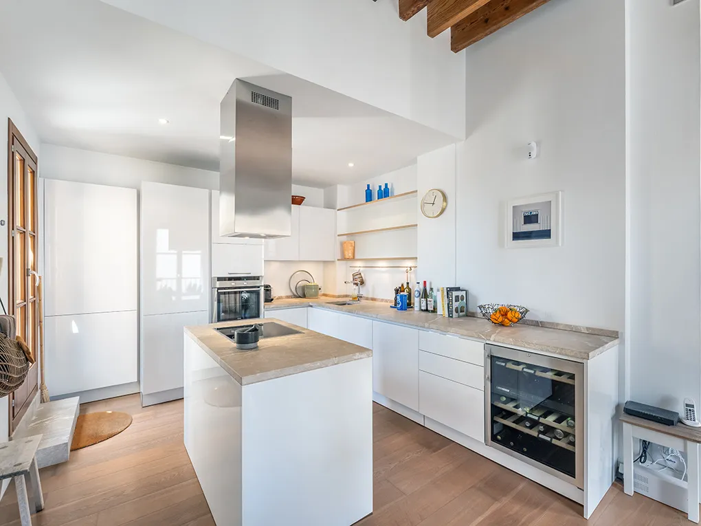 Piso muy bien cuidado en zona tranquila con terraza soleada-7