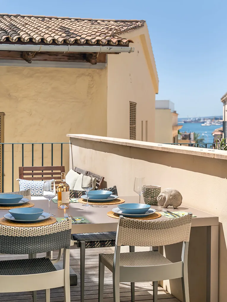 Piso muy bien cuidado en zona tranquila con terraza soleada-9