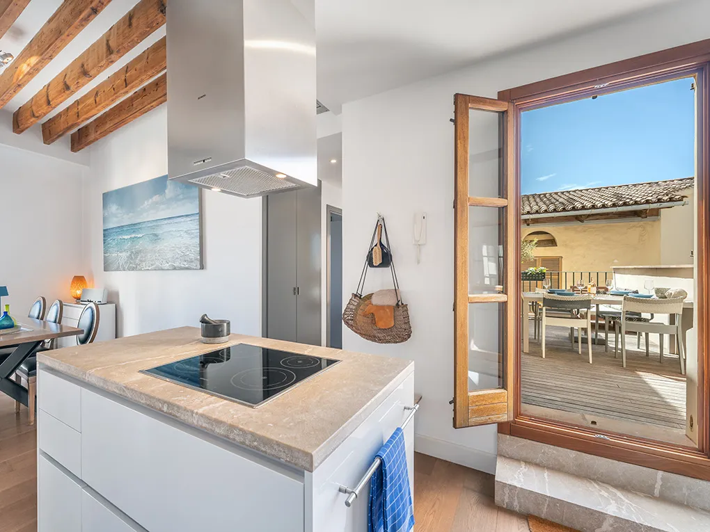 Piso muy bien cuidado en zona tranquila con terraza soleada-8