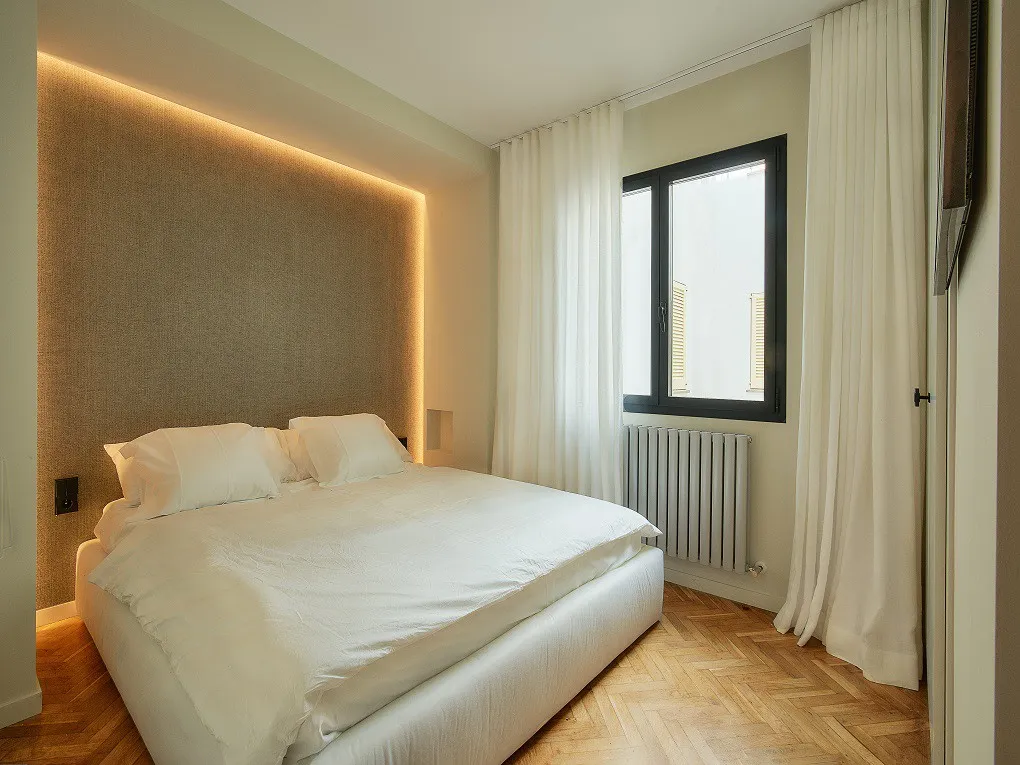 Appartement rénové avec terrasse et ascenseur en dehors de la vieille ville-4