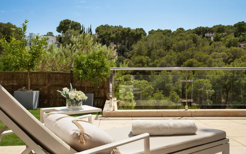 Przestronne mieszkanie z 4 sypialniami i fantastycznym widokiem na okolicę