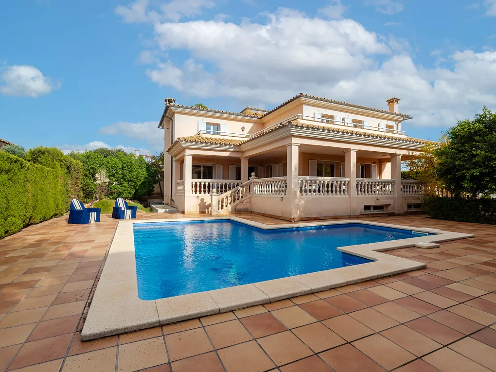 Exclusive family villa with private pool oasis in Sa Cabaneta-1