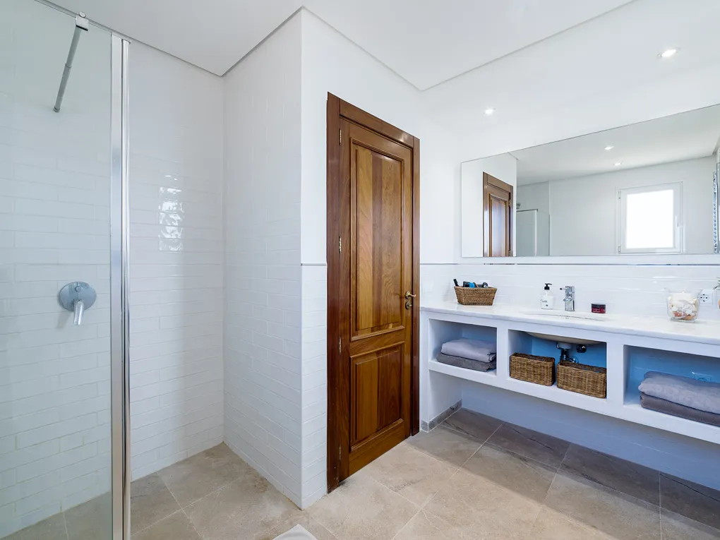 Exclusive family villa with private pool oasis in Sa Cabaneta-16