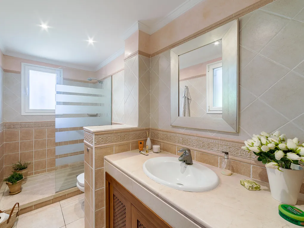 Exclusive family villa with private pool oasis in Sa Cabaneta-15