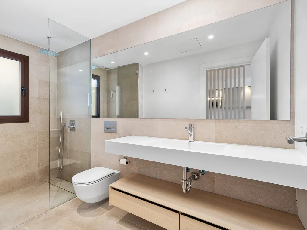 Modern renovated apartment with elevator in Sindicato-8