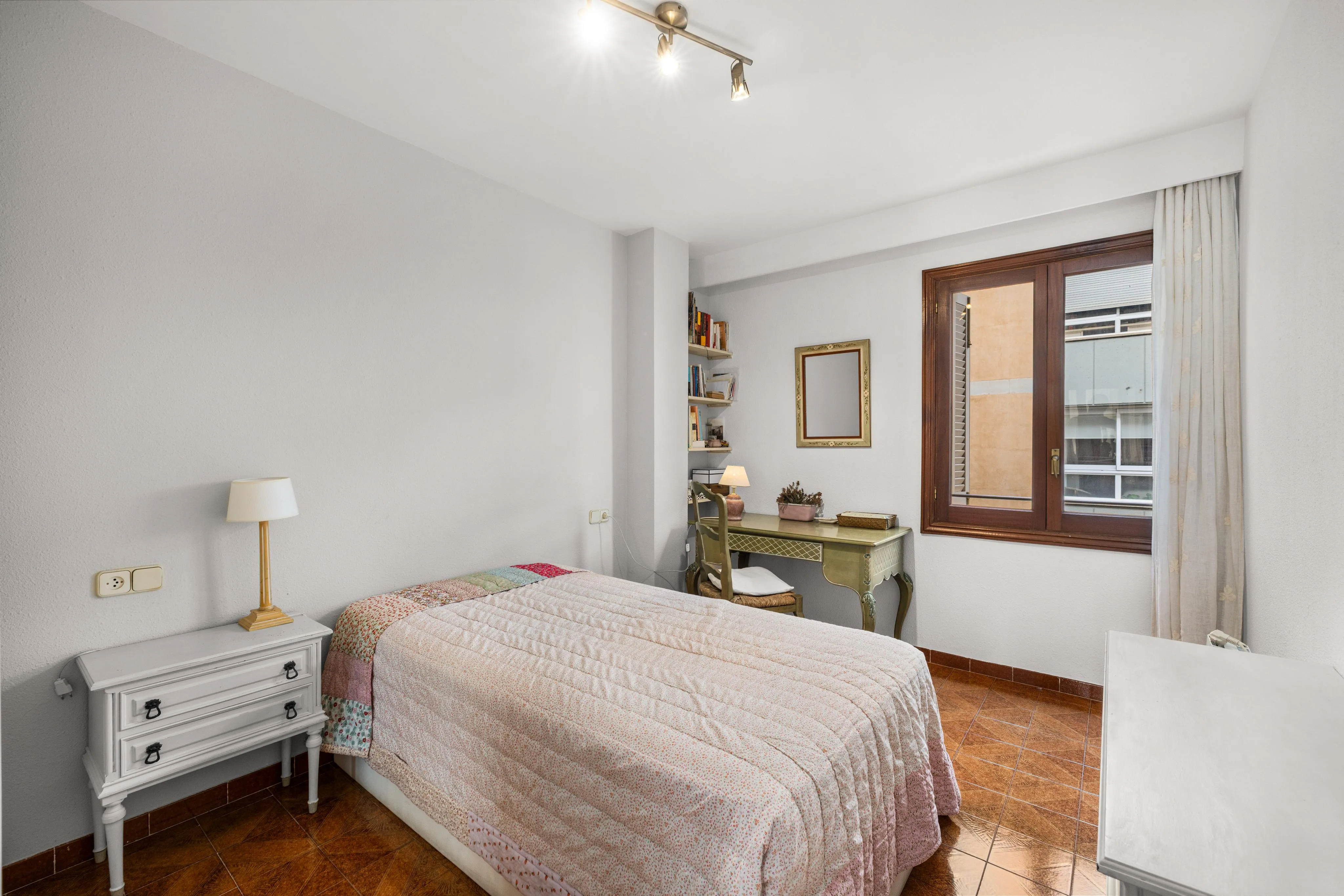 Ruim 4-kamerappartement op een exclusieve locatie-8