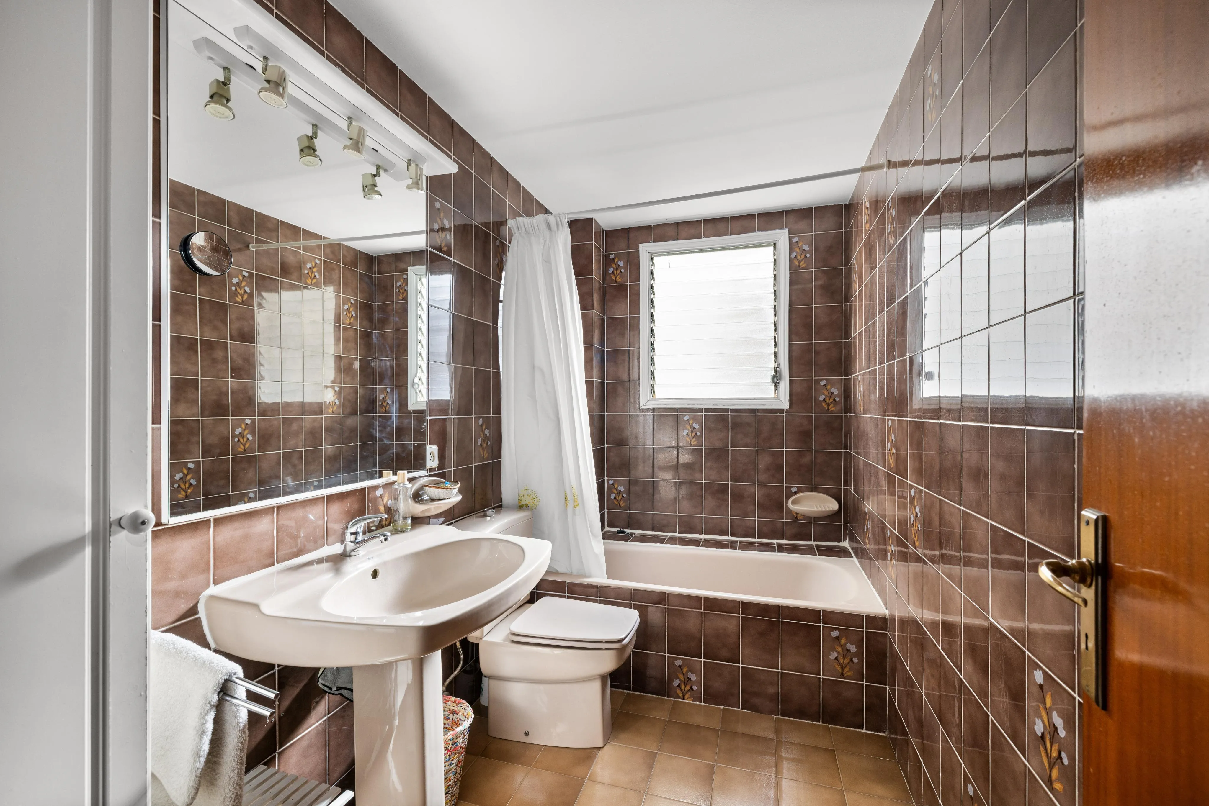 Ruim 4-kamerappartement op een exclusieve locatie-9