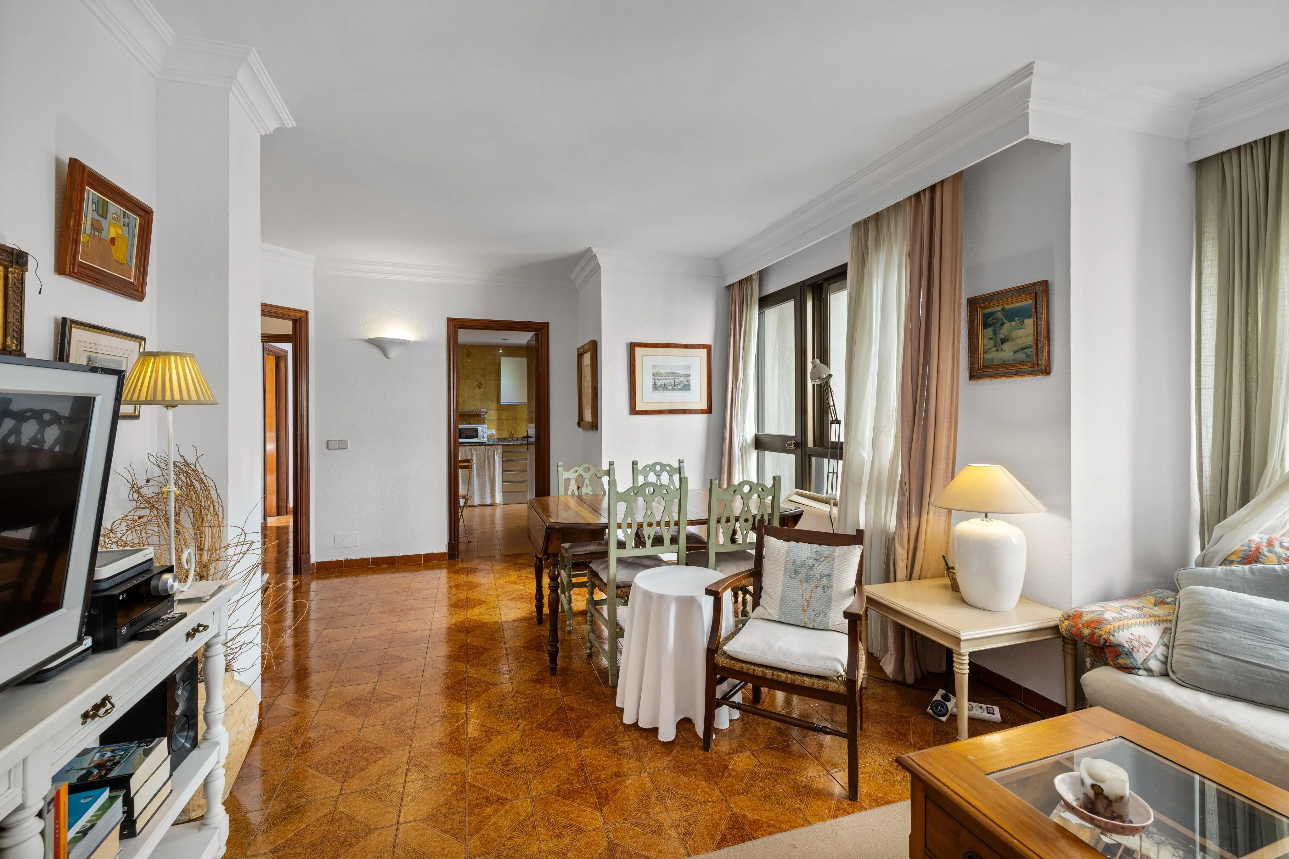 Ruim 4-kamerappartement op een exclusieve locatie-4