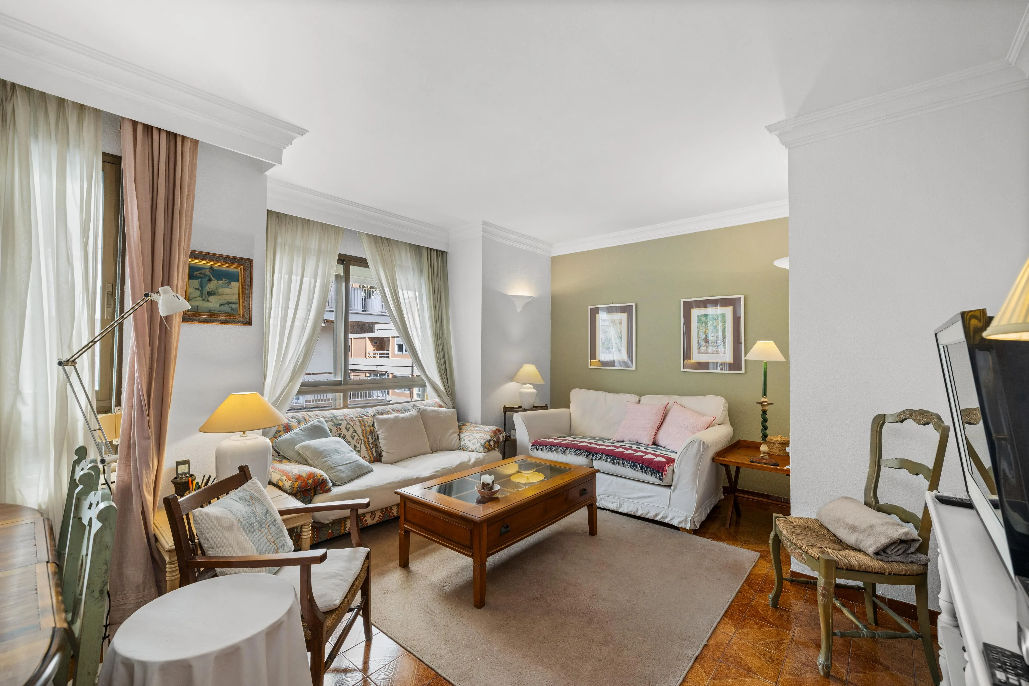 Ruim 4-kamerappartement op een exclusieve locatie-3