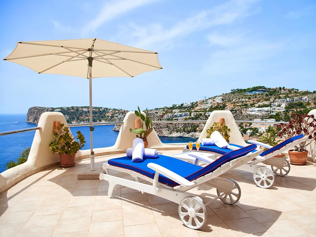 Soleggiato appartamento per vacanze con vista panoramica sul mare e piscina-5