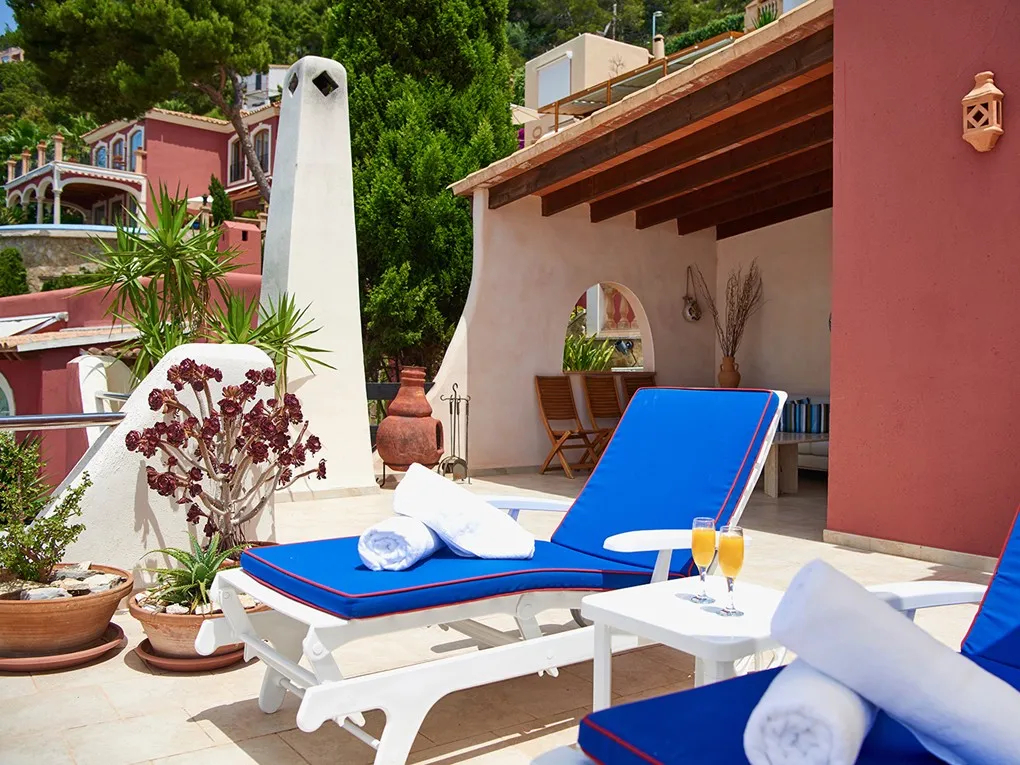 Soleggiato appartamento per vacanze con vista panoramica sul mare e piscina-12