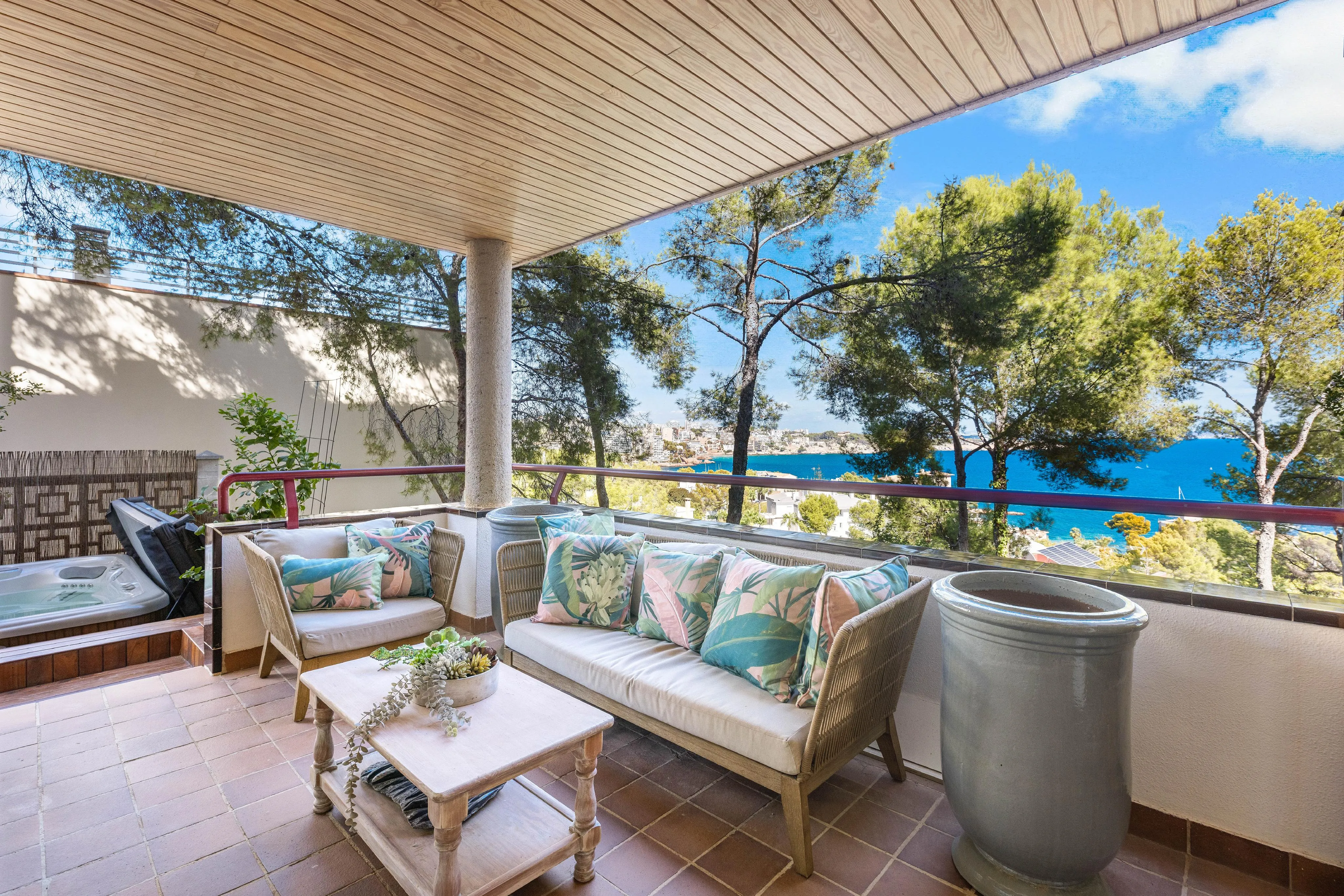 Ruim appartement met uitzicht op zee-1