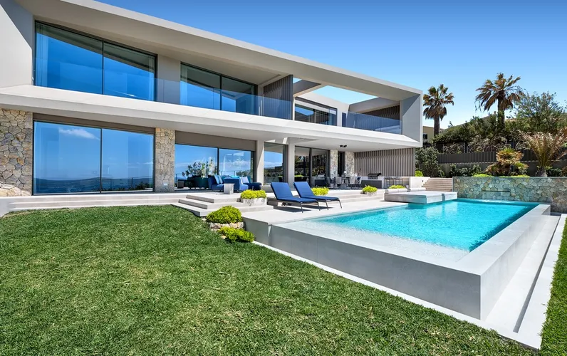 Villa Goya - Nybyggd villa i första havslinjen