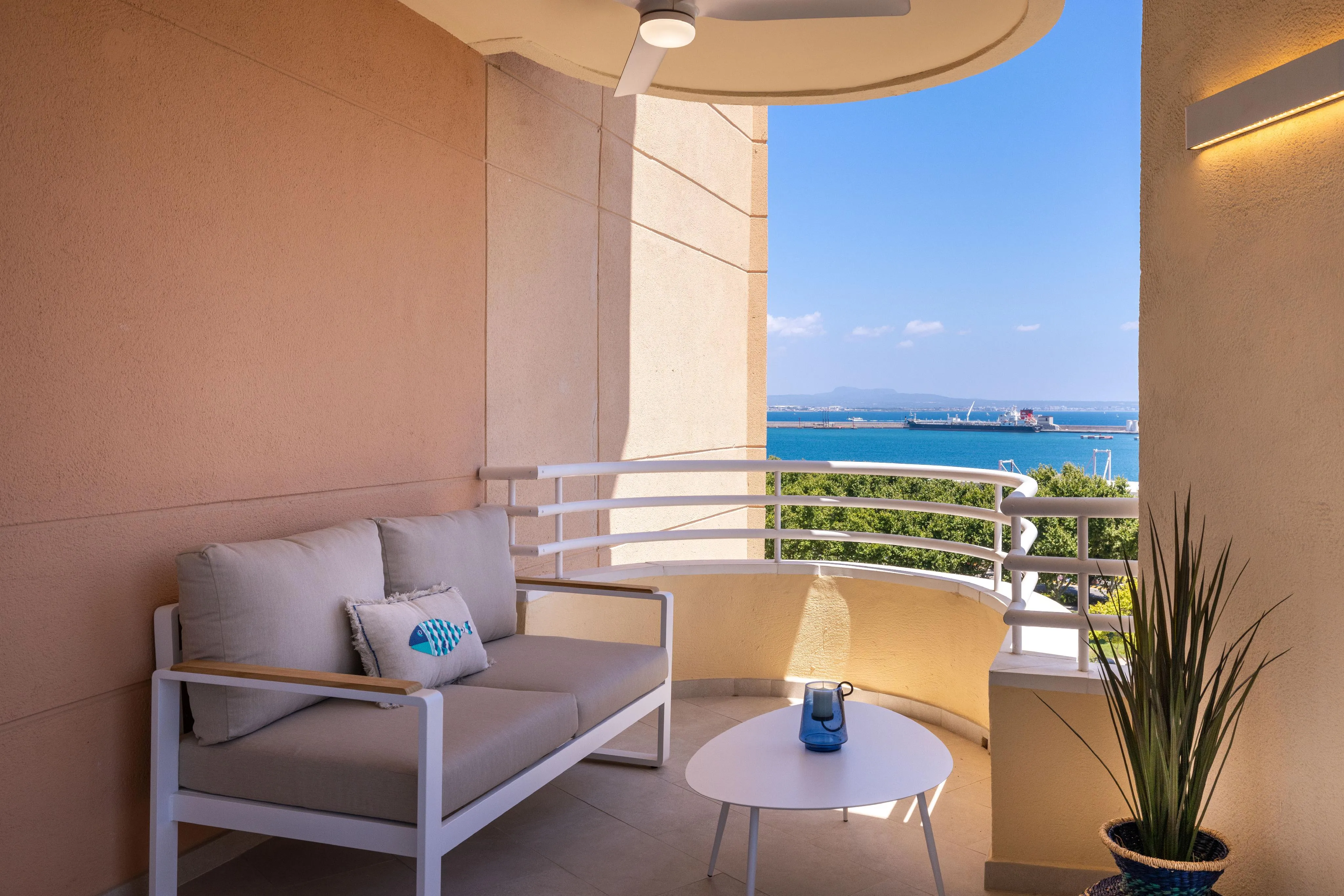 Bright and spacious renovated apartment-17