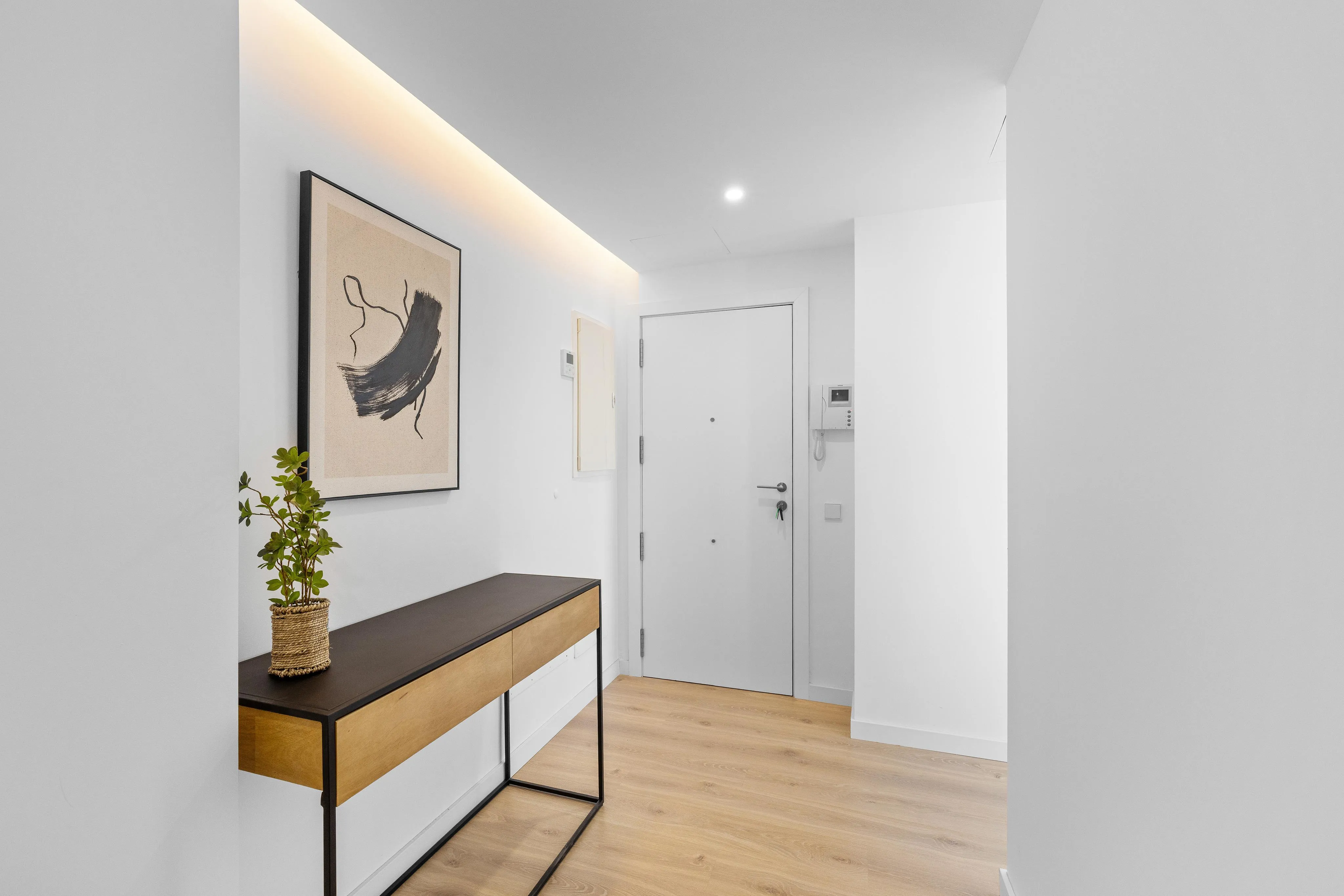 Bright and spacious renovated apartment-11